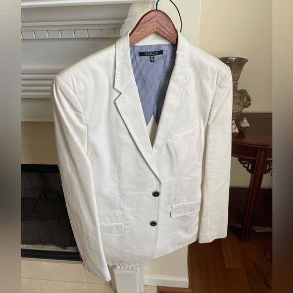 Beige colored, medium sized, Blazer. In PERFECT condition. - Picture 6 of 8